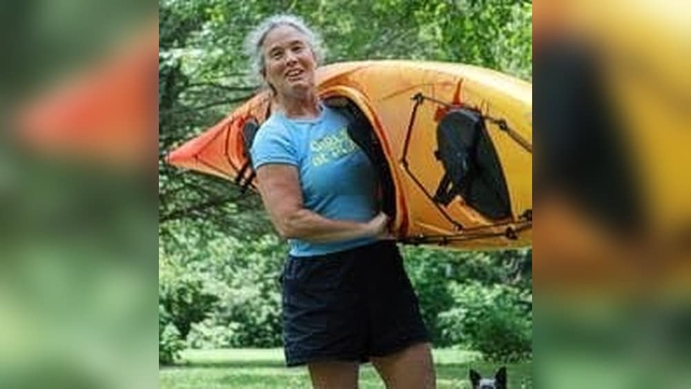 How to Carry Kayak by Yourself: Easy Tips for Solo Paddlers How to Carry Kayak by Yourself